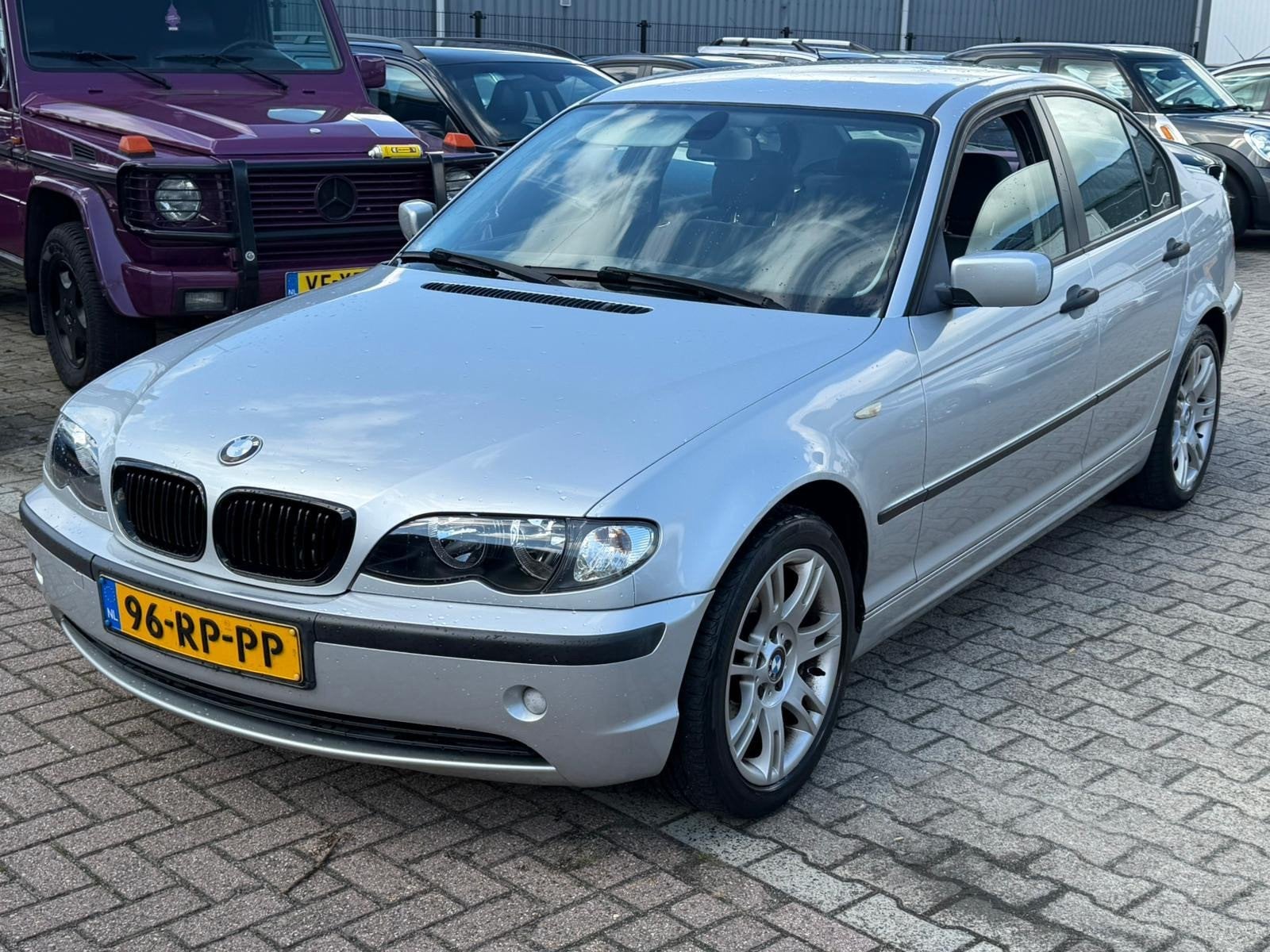 BMW 3-serie 316i Black&Silver II 2005 Facelift Sedan Grijs, Auto's, Achterwielaandrijving, 4 cilinders, Electronic Stability Program (ESP)