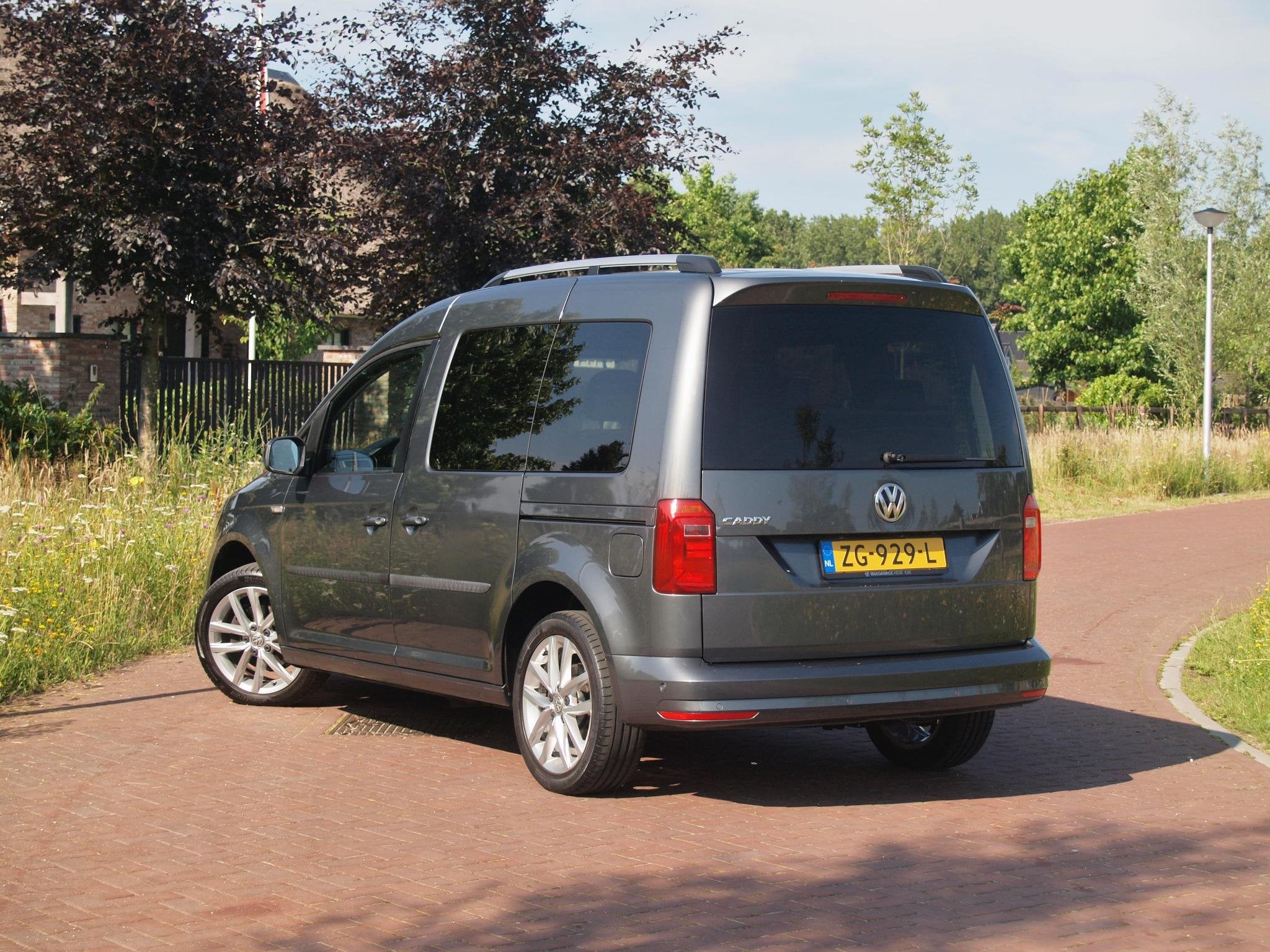 Volkswagen Caddy 1.0 TSI Trendline 7p 7-Persoons | Dubbele S, Stof, Gebruikt, 7 stoelen, Handgeschakeld