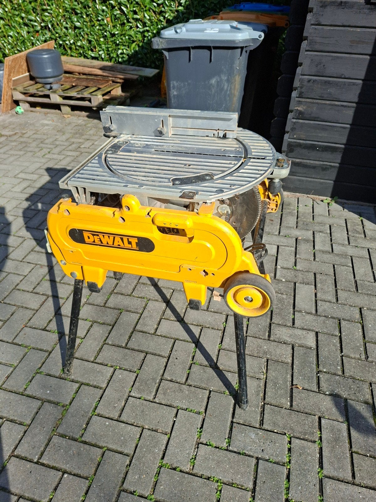 dewalt d27107-qs flipover afkort  / zaagtafel, Ophalen, Gebruikt, Afkortzaag, 1200 watt of meer