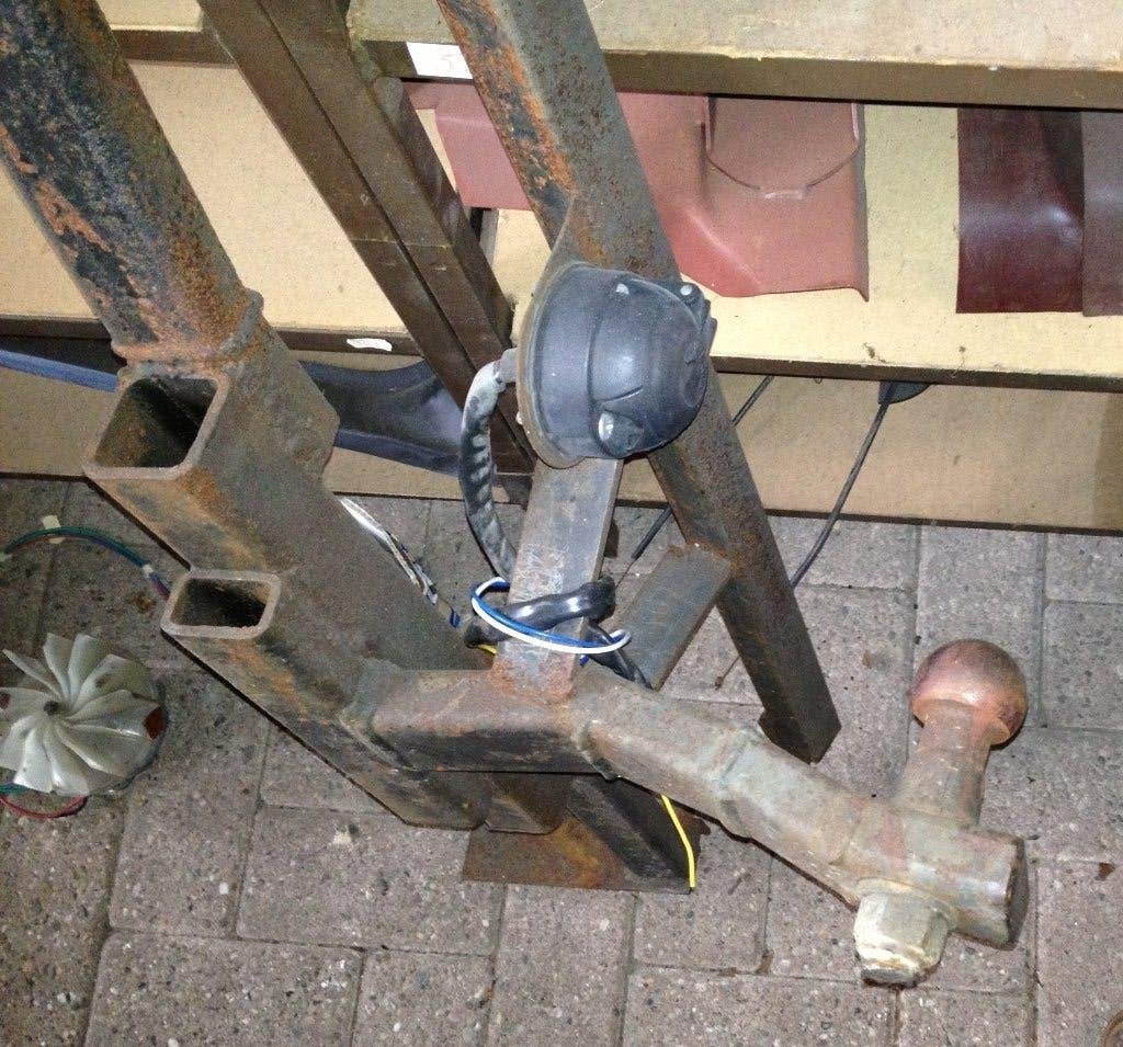 Trekhaak . Volvo 142 144 145 v aanhanger met kleine wielen., Auto-onderdelen, Trekhaken, Gebruikt, Ophalen