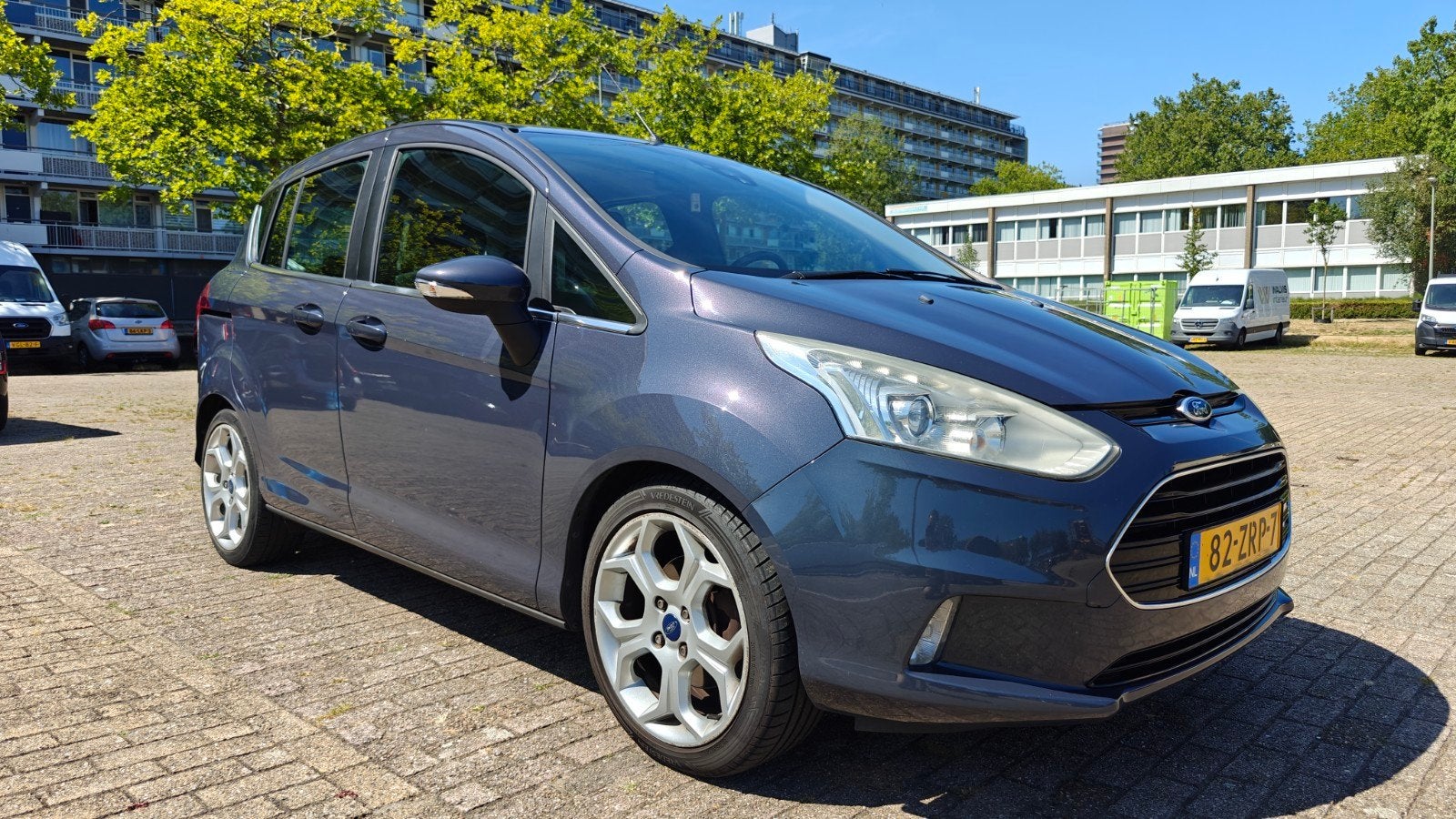 Ford B-Max 1.0 100PK Leder Distributie vervangen APK, Auto's, Ford, Voorwielaandrijving, 750 kg, Lichtsensor, Origineel Nederlands