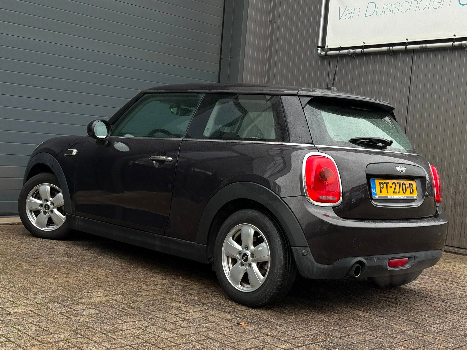 Mini 3-Deurs 1.2 One Pepper | Stoelverwarming | Nieuwe APK, Voorwielaandrijving, Stof, Gebruikt, Bruin