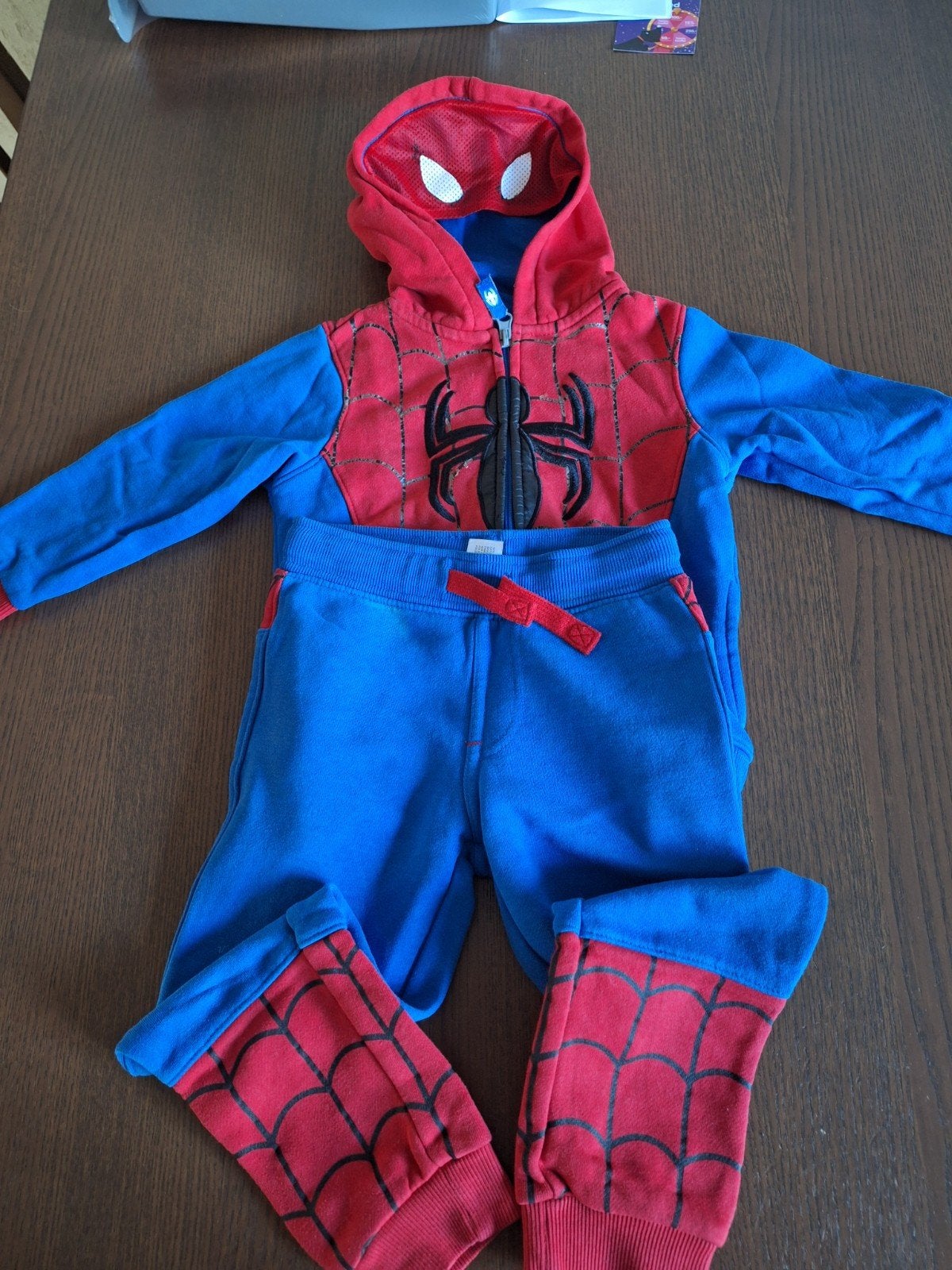 Spiderman Trainingspak Maat 104 - C&A, C&A, Ophalen of Verzenden, Zo goed als nieuw, Setje