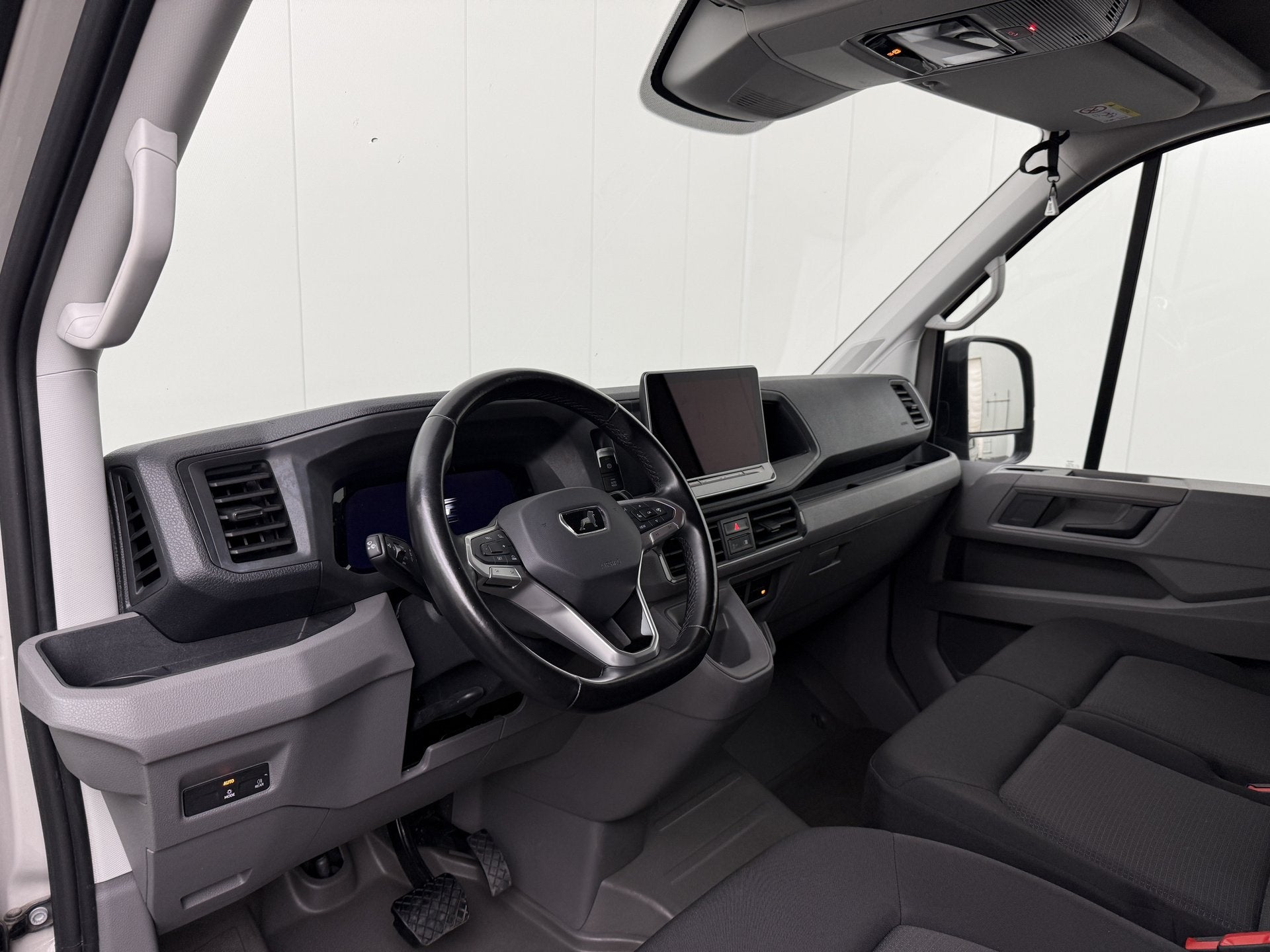 MAN TGE 2.0TDi 140PK Automaat L3H3 | Model 2025 | Digital Co, Auto's, Stof, Gebruikt, 4 cilinders, Wit