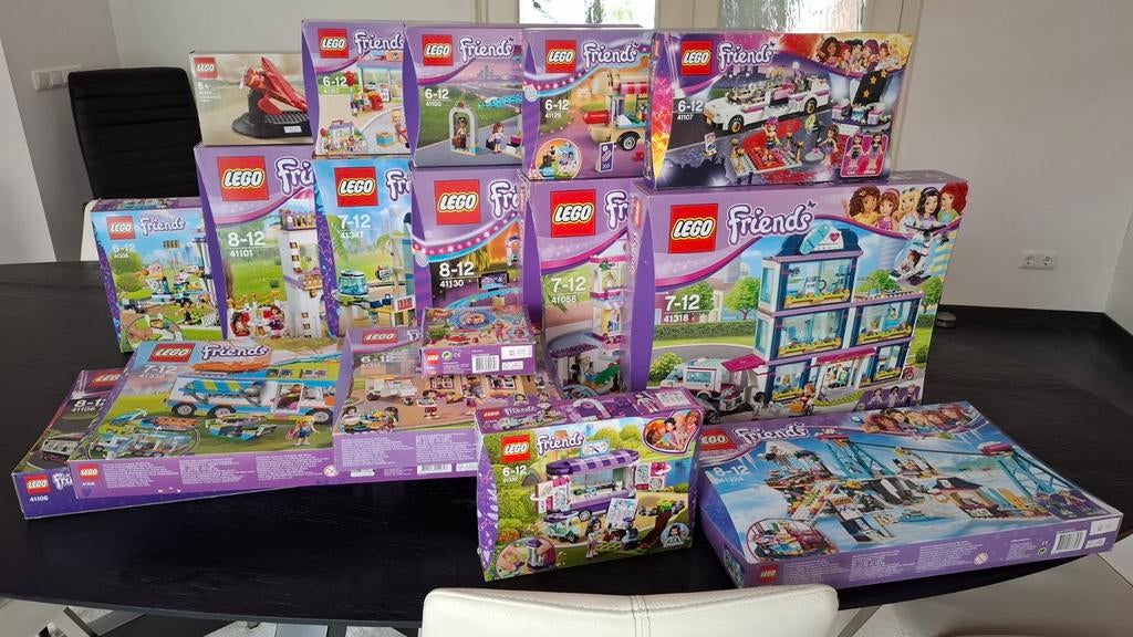 Lego sets friends diverse sets hotel café ziekenhuis pizza., Ophalen of Verzenden