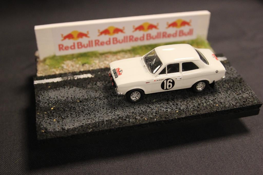 Diorama circuit met muur RB 1:43, Hobby en Vrije tijd, Modelbouw | Figuren en Diorama's, Nieuw, Diorama, 1:35 tot 1:50, Ophalen of Verzenden
