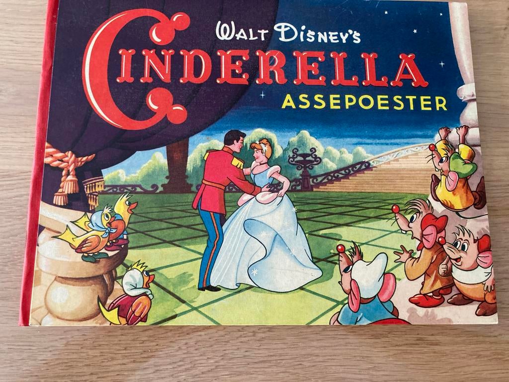 Walt Disney's Assepoester AH verzamelalbum jaren ‘50, Ophalen of Verzenden, Assepoester of Belle, Gebruikt, Overige typen