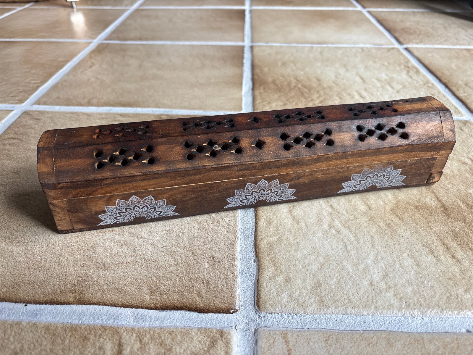 Houten wierookbrander met mandala-decoratie, Ophalen, Hout, Gebruikt, Oosters