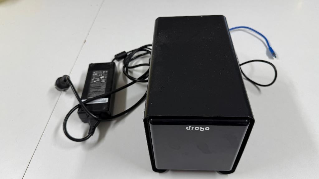 drobo 5b NAS 50TB hd's getest met crystaldiskinfo, Computers en Software, NAS, Gebruikt, Ophalen of Verzenden