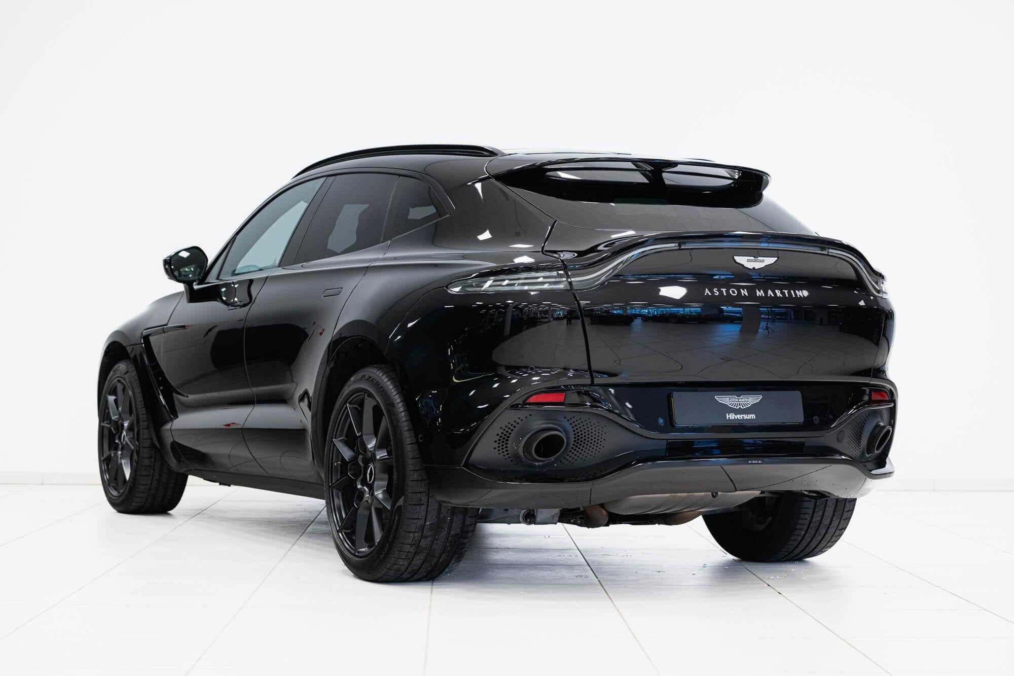 Aston Martin DBX 4.0 V8 | Onyx Black | MY2021 | Incl. BPM |, Auto's, Automaat, Gebruikt, 2245 kg, Startonderbreker