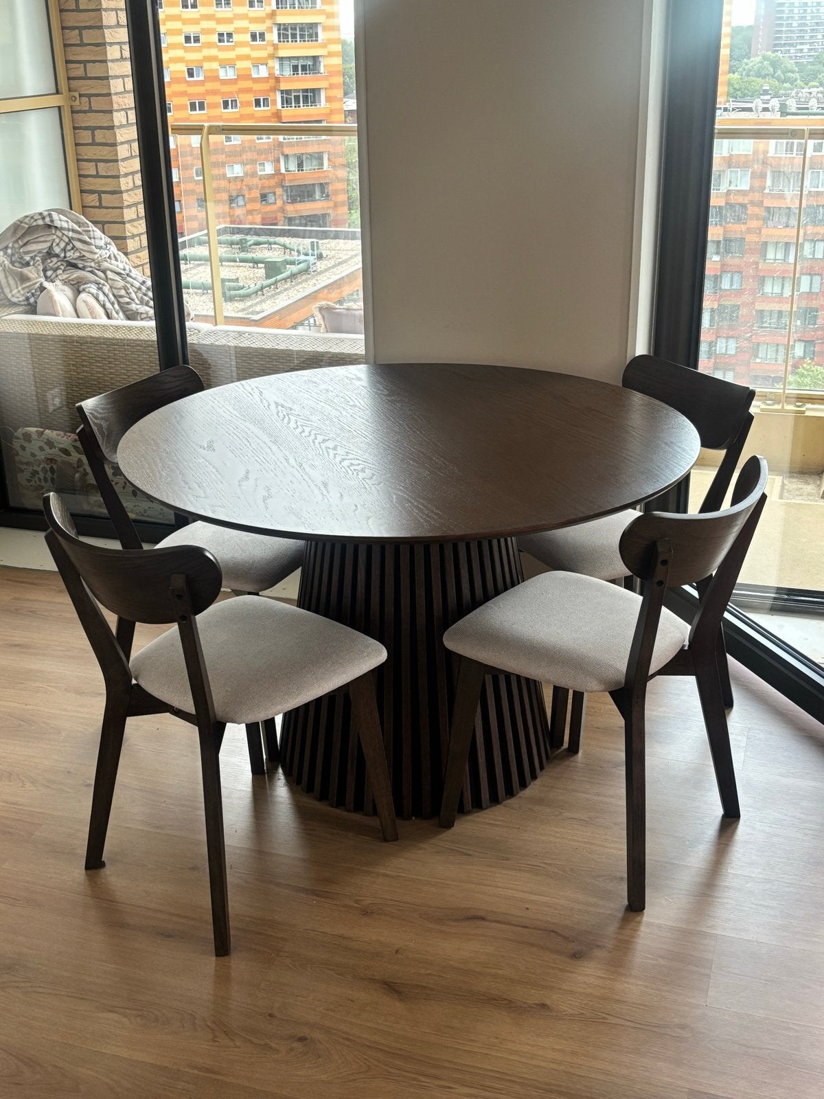 Nimara eettafel met 4 stoelen, Huis en Inrichting, Tafels | Eettafels, Ophalen, 100 tot 150 cm, Rond, 200 cm of meer