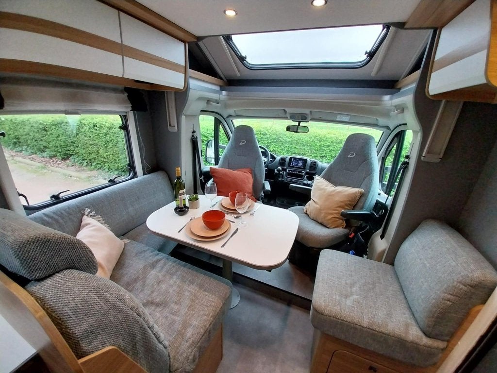 Prachtige Dethleffs 7052E Just 90 met face to face, Niet ingevuld, Boiler, Ringverwarming, Fiat