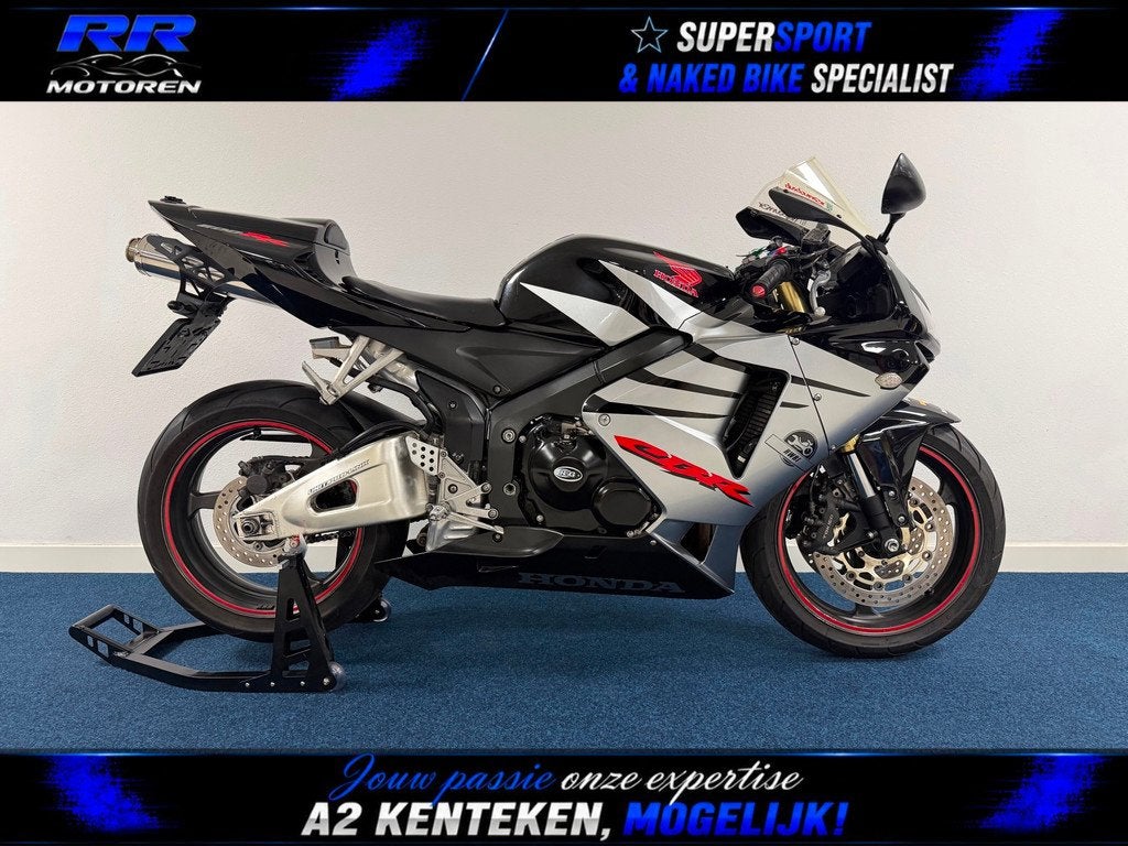 Honda Sport CBR 600RR PC37 FACELIFT BLACK - ZILVER - EDITION, Sportuitlaat, Bedrijf, Super Sport, Meer dan 35 kW