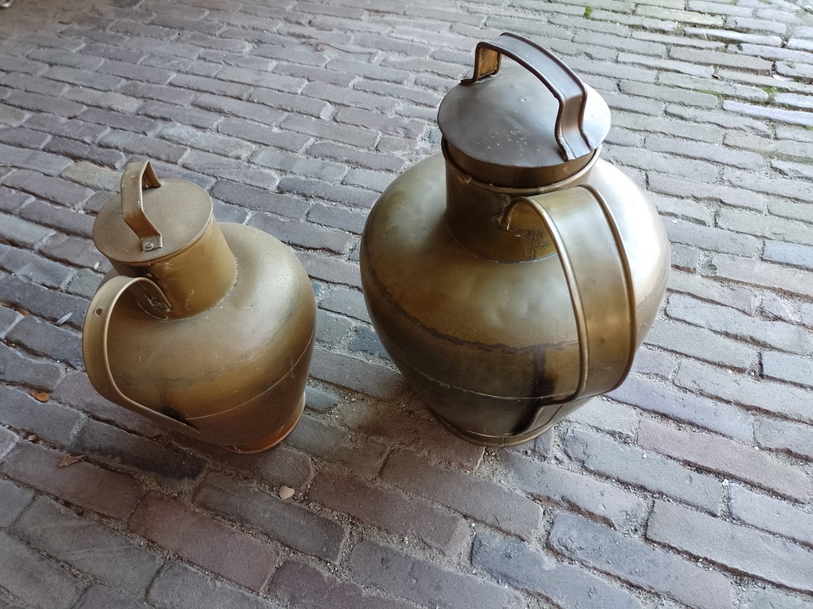 2 antieke koperen messing melkkannen melkbus schenkkan, Ophalen of Verzenden