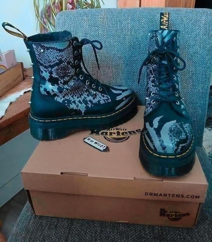 Dr. Martens 40 Jadon animal zwart grijs leer studs plateau, Zwart, Lage of Enkellaarzen, Ophalen of Verzenden, Dr. Martens