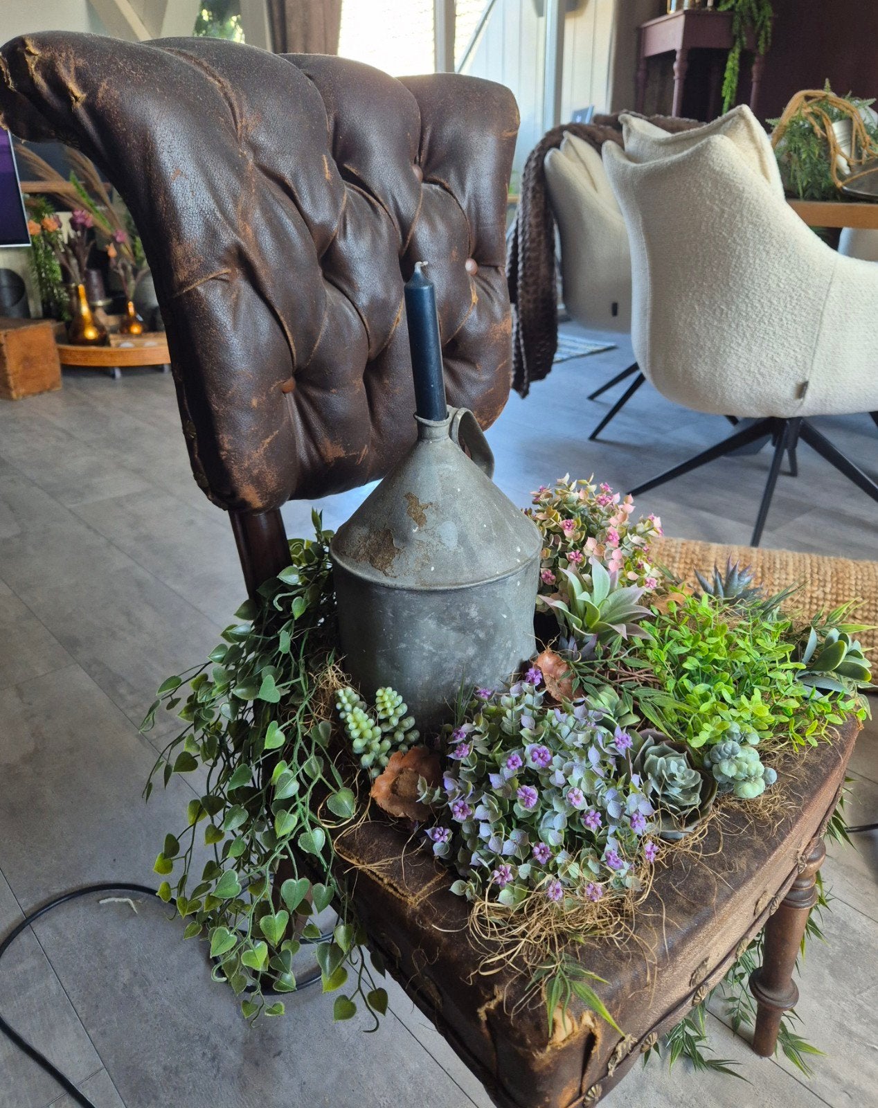 Antieke stoel exclusief decoratie, Ophalen