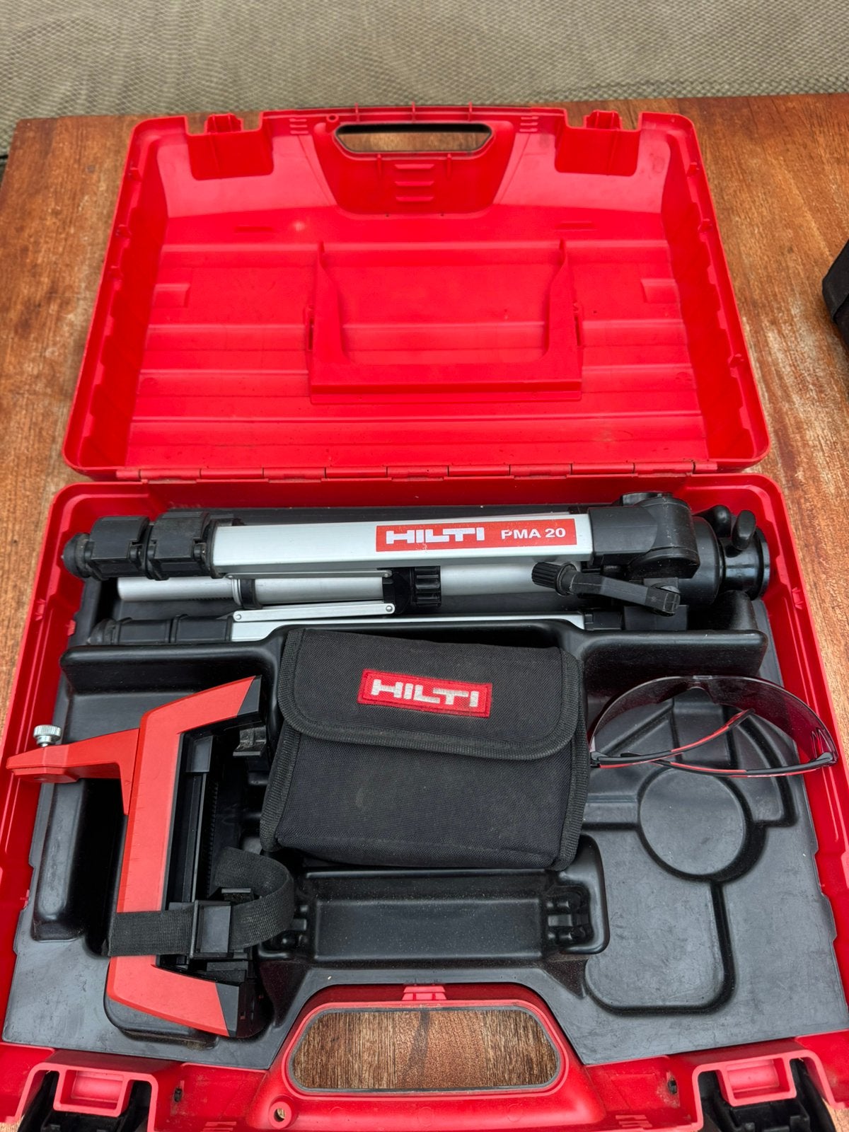 Hilti PMC 46 laser pointer kruislijnlaser, Ophalen of Verzenden, Zo goed als nieuw
