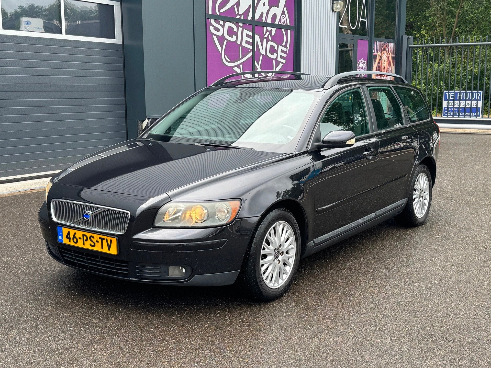 Volvo V50 2.4 Momentum, Stof, Gebruikt, 700 kg, Zwart
