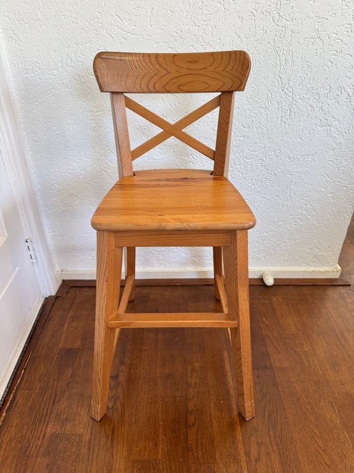 Houten kinderstoel Ikea Ingolf, Kinderen en Baby's, Kinderstoelen, Ophalen of Verzenden, Gebruikt, Overige typen, Aanschuifbaar