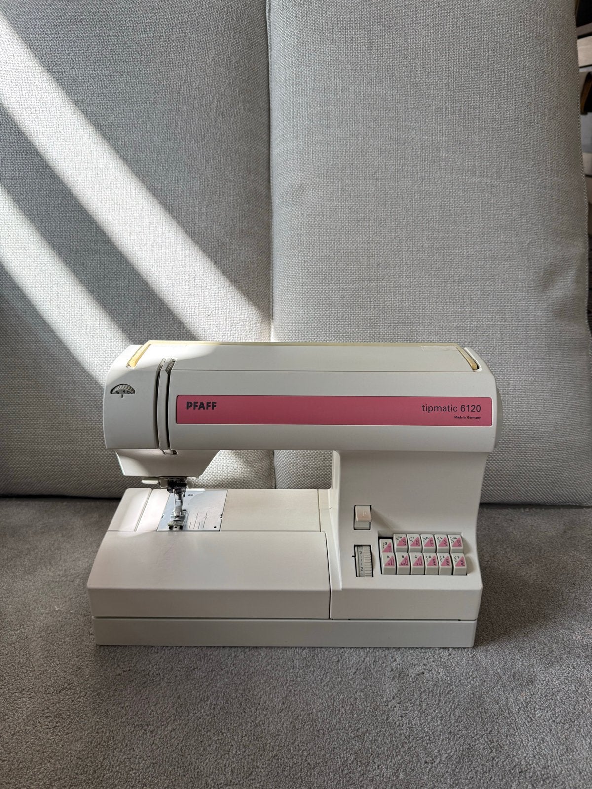 PFAFF tiptronic 6120 naaimachine - Zo goed als nieuw, Ophalen of Verzenden, Zo goed als nieuw, Naaimachine, Pfaff