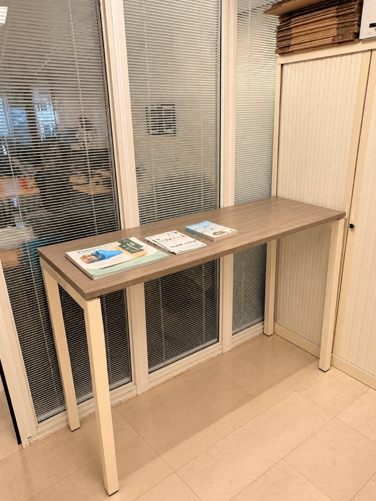 hoge bar tafel met stoelen, Ophalen of Verzenden, Gebruikt, Bruin, Kunststof