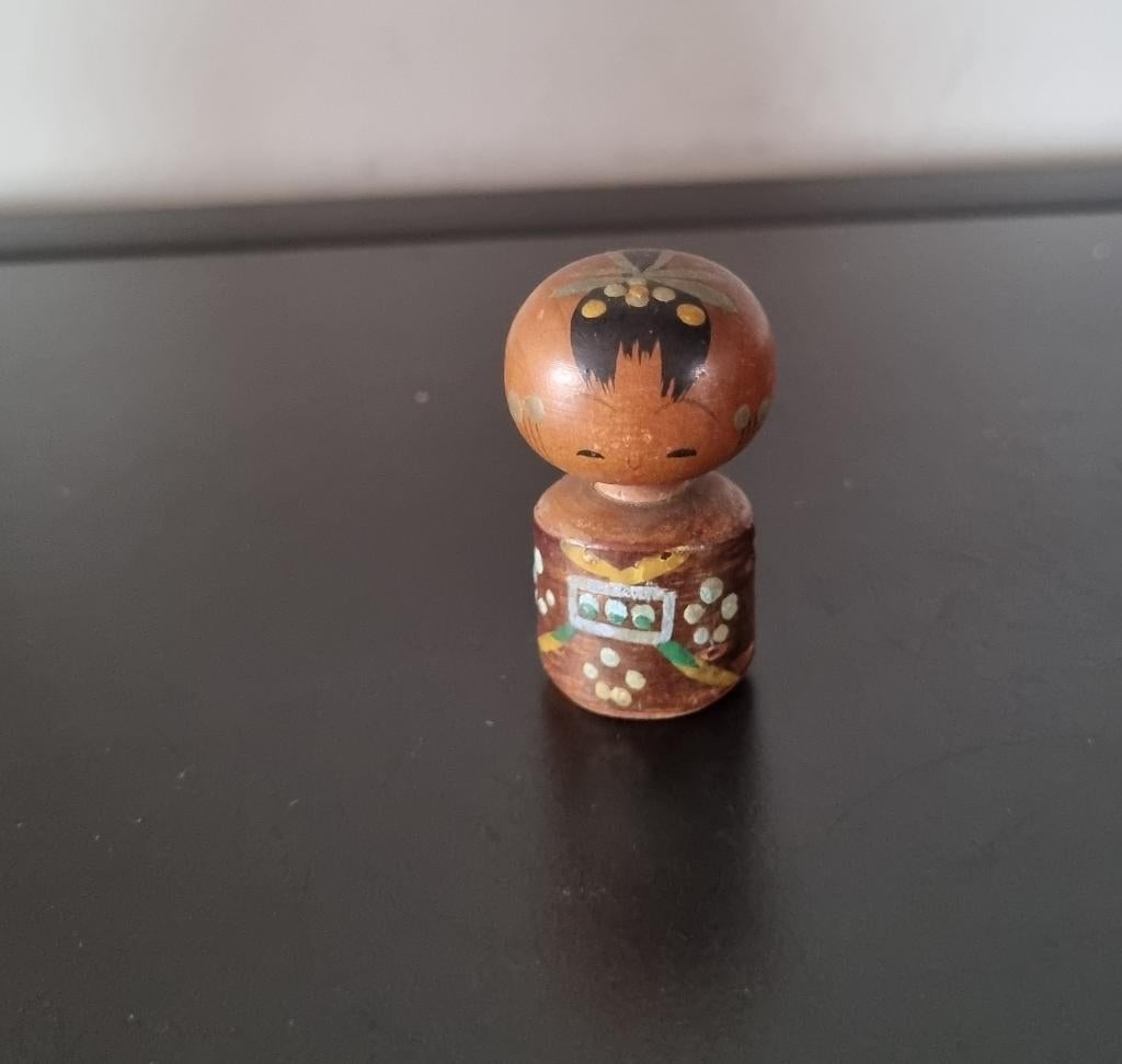 Lieve Sosaku Bobblehead Kokeshi, Antiek en Kunst, Verzenden