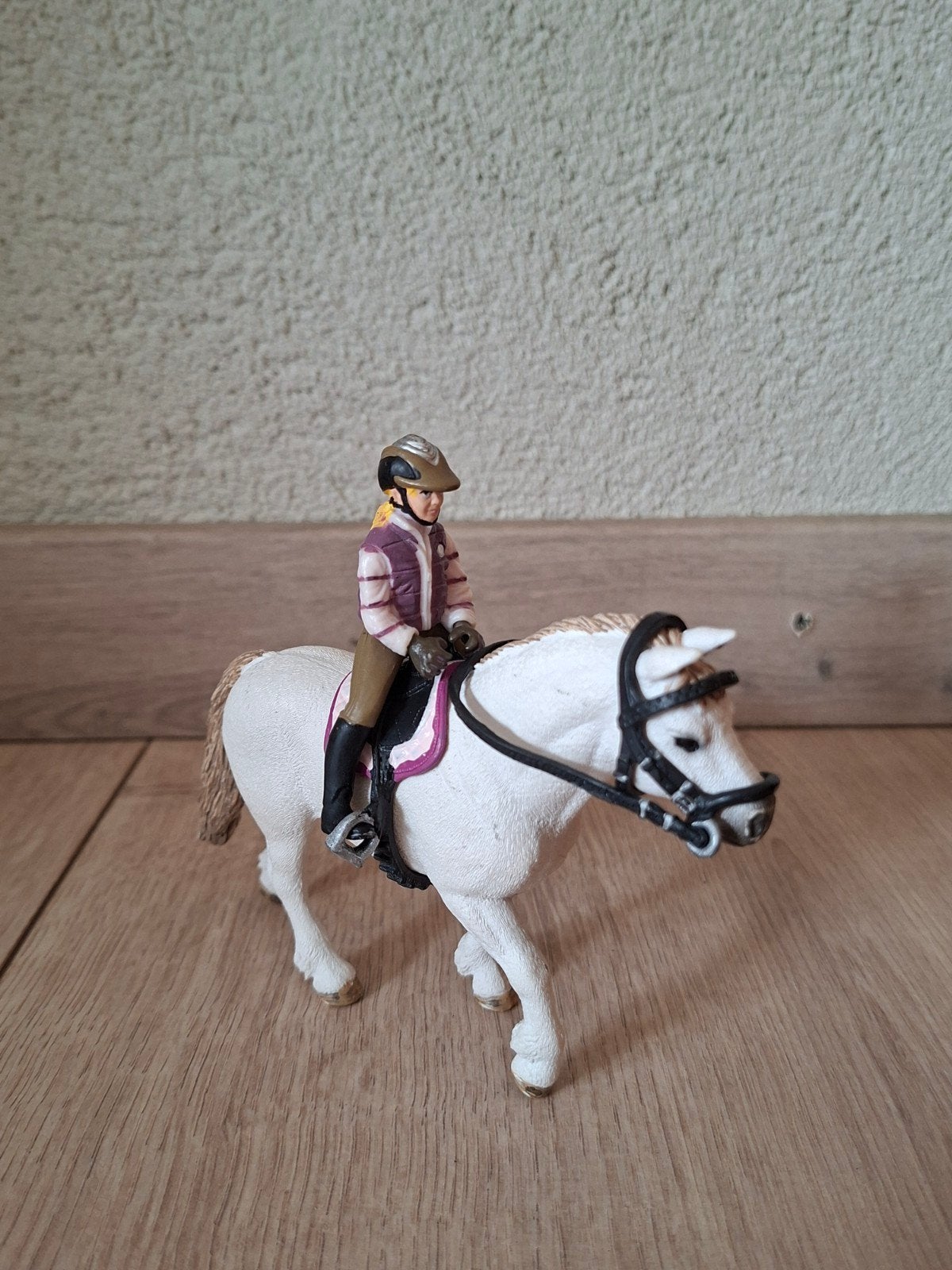 Schleich wit paard met ruiter, Verzamelen, Dierenverzamelingen, Ophalen of Verzenden, Zo goed als nieuw, Paard, Beeldje of Figuurtje