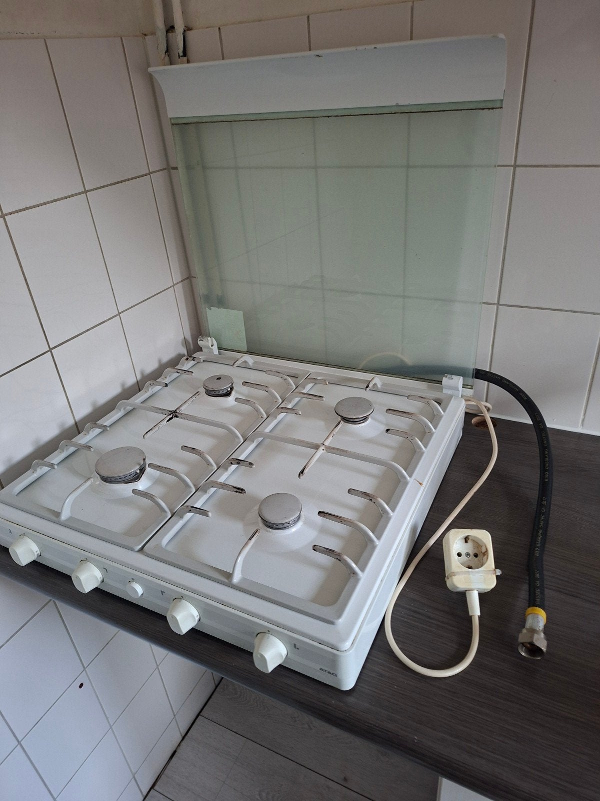 Gas toestel, Witgoed en Apparatuur, Fornuizen, Ophalen, Gebruikt, Minder dan 85 cm, 4 kookzones