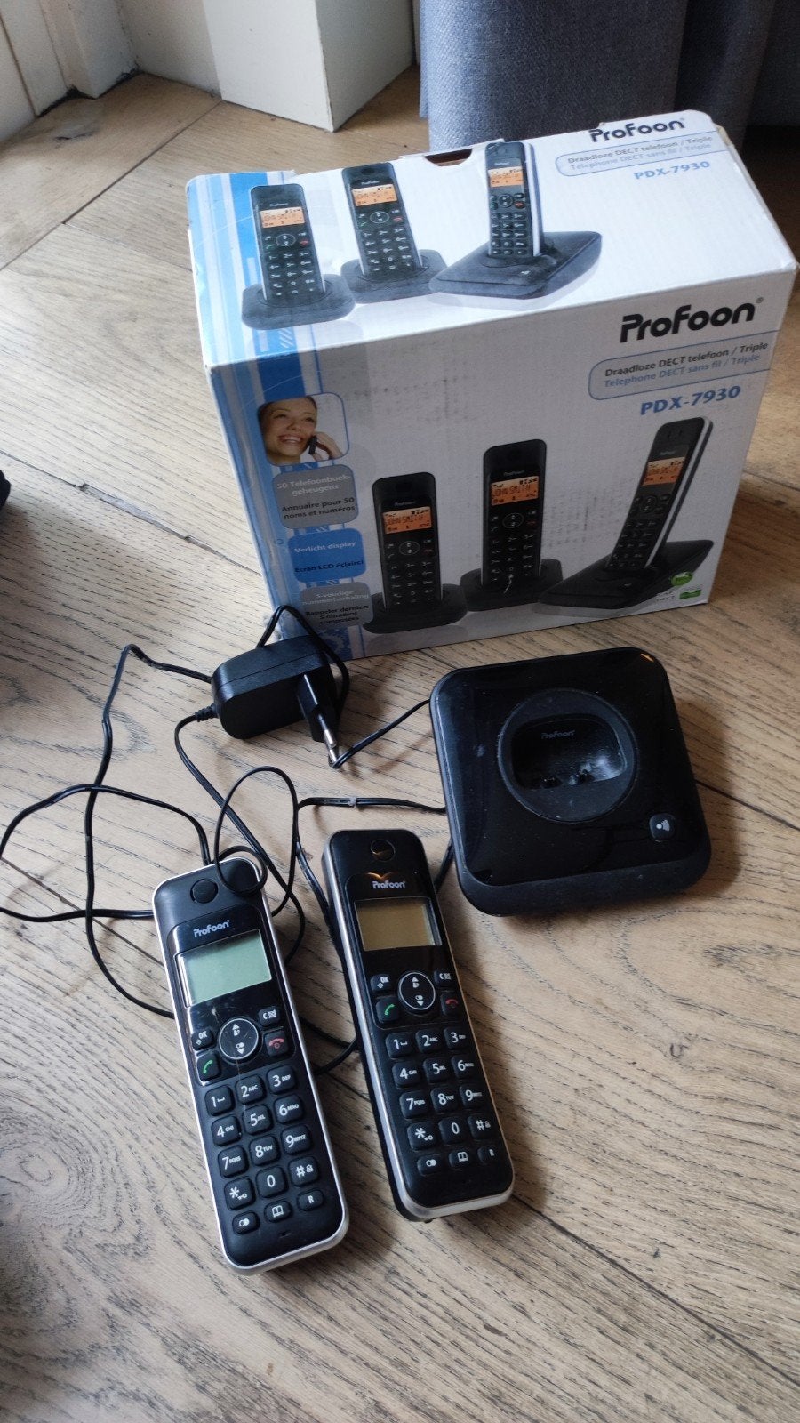 Profoon PDX-7930 Draadloze DECT Telefoon - 3 Handsets, Telecommunicatie, Vaste telefoons | Handsets en Draadloos, Ophalen of Verzenden