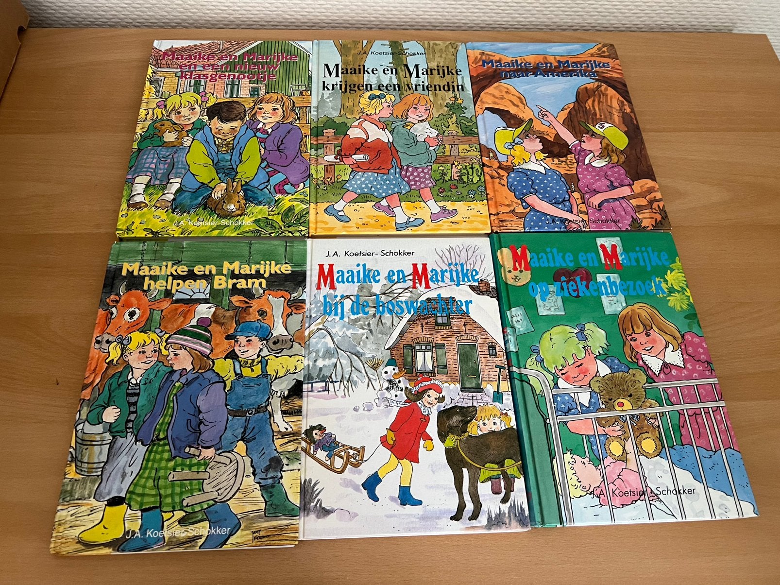 6 deeltjes uit de serie van Maaike en Marijke, Boeken, Ophalen of Verzenden, Fictie algemeen