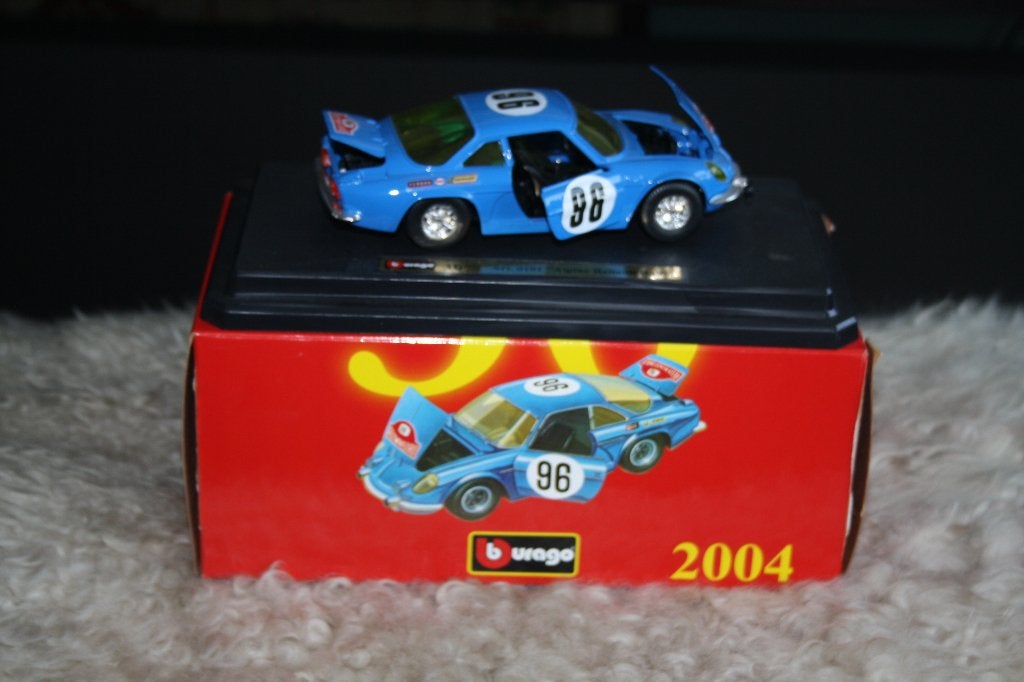 Bburago 1:24 Renault Alpine 30 jaar Bburago, Ophalen of Verzenden, Nieuw