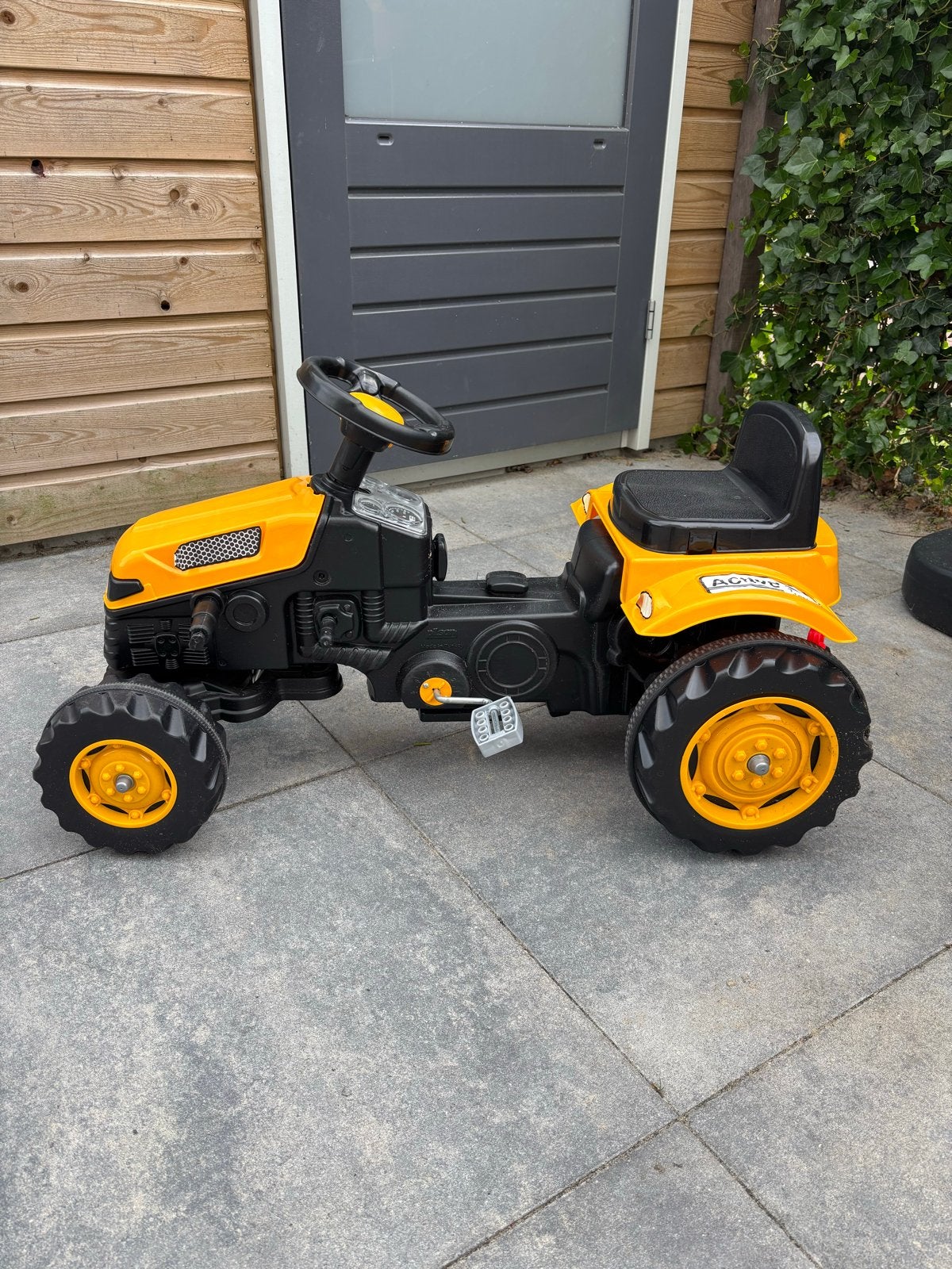 Zgan Active Tractor met shovel, Ophalen, Zo goed als nieuw