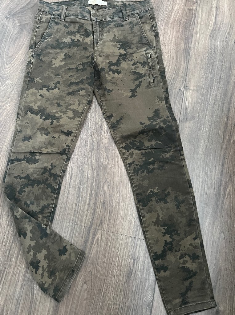Zara groene camouflage print lage stoere chino nieuw S, Kleding | Dames, Broeken en Pantalons, Zara, Nieuw, Ophalen of Verzenden