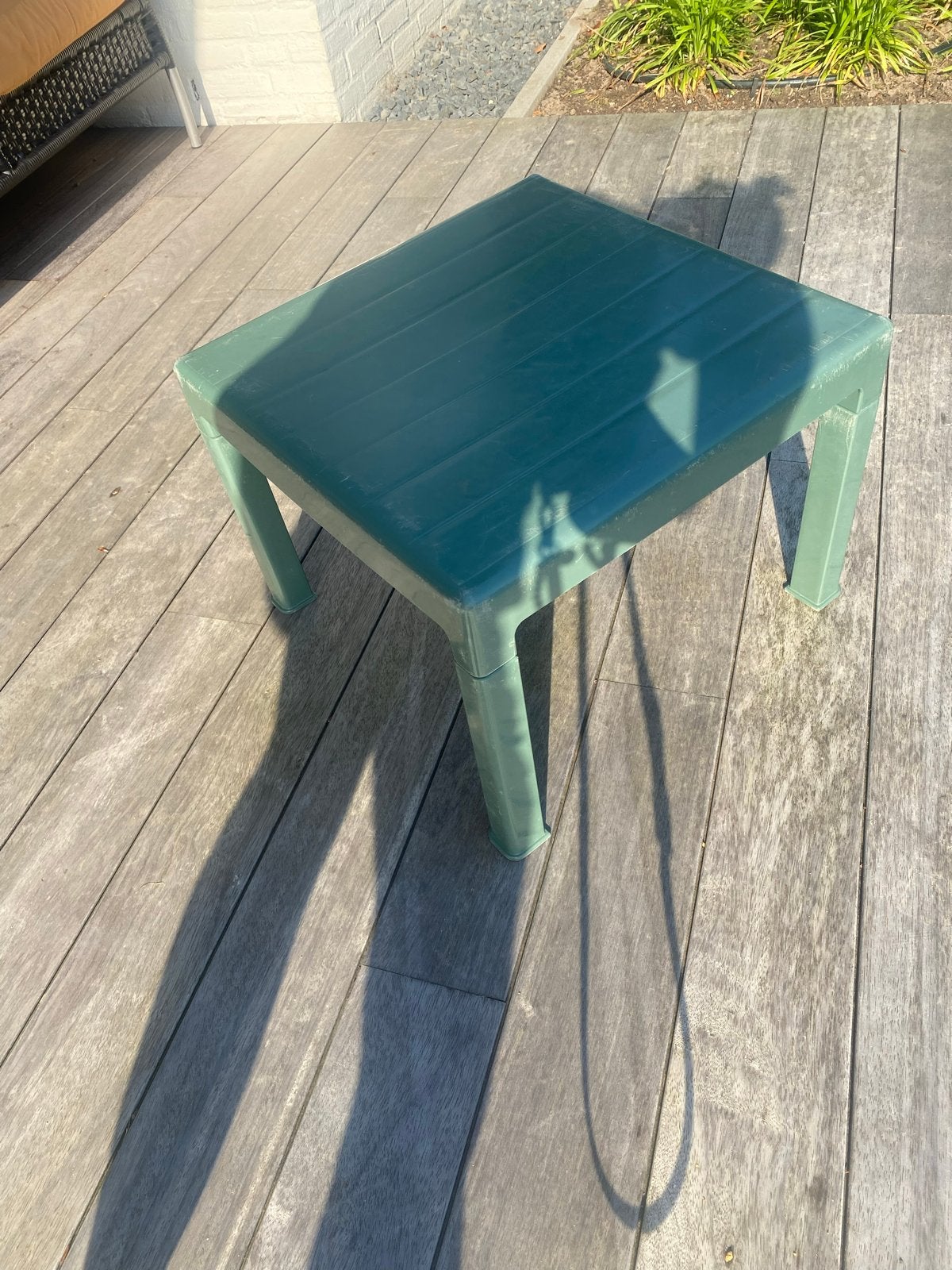 Groene kunststof bijzettafeltje, Tuin en Terras, Tuintafels, Ophalen, Gebruikt, Vierkant, Kunststof