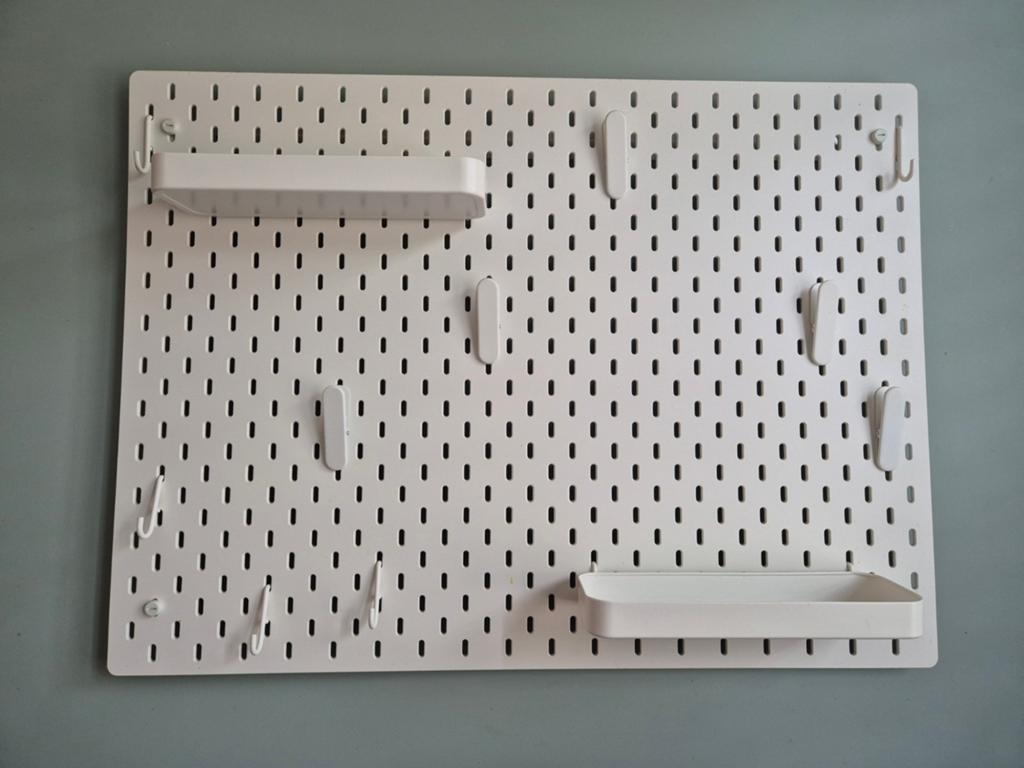 Ikea wit ophangbord met accessoires - Snel ophalen!, Gebruikt, Kunststof, Ophalen of Verzenden, Modern