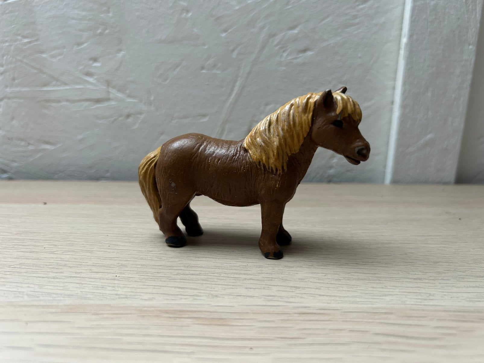 Safari Ltd shetlander, Ophalen of Verzenden, Zo goed als nieuw, Paard, Beeldje of Figuurtje