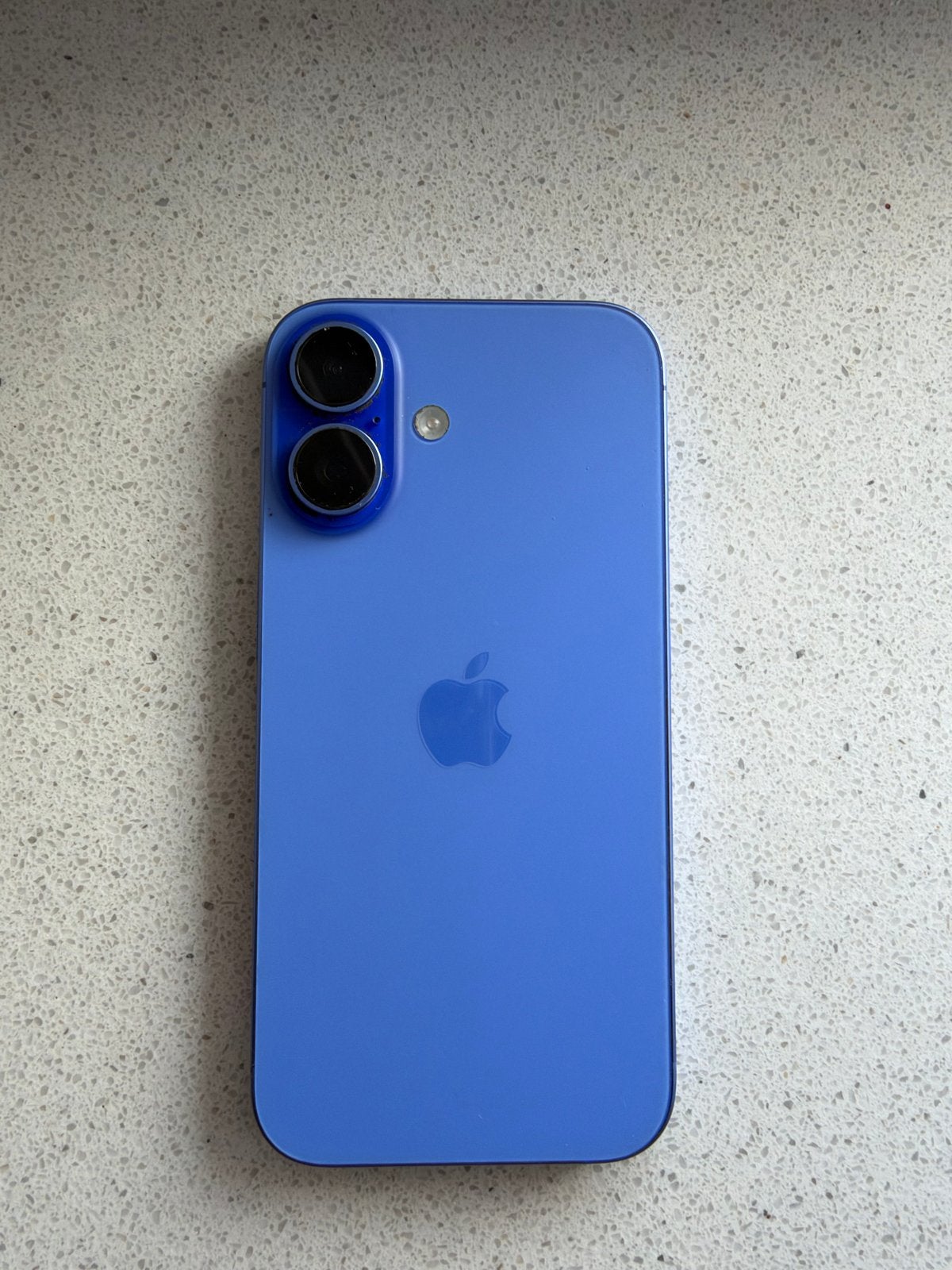 Zo goed als nieuwe iPhone 16 - Blauw - 128 GB batterij 80%