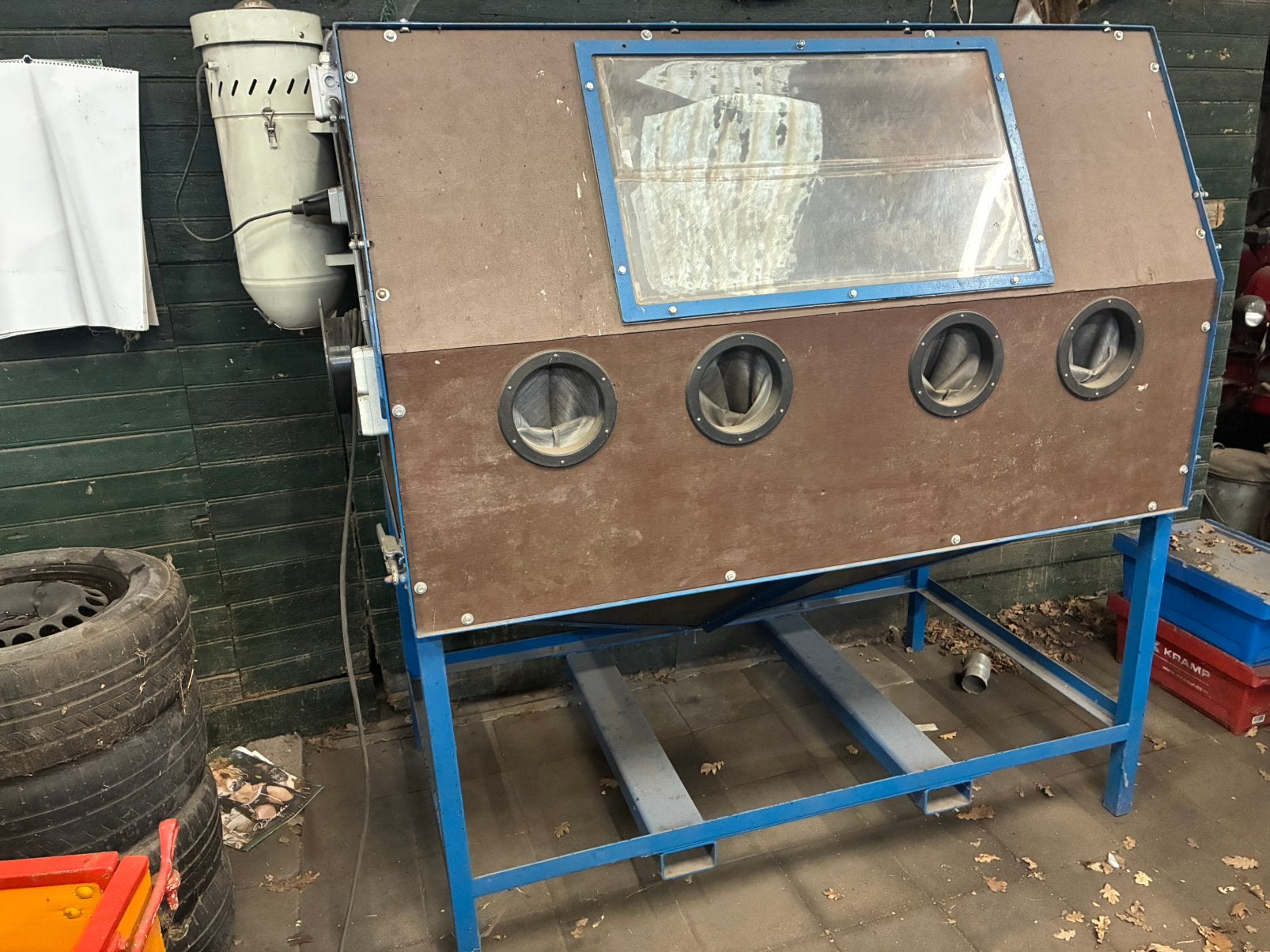 Grote straalcabine / straalkast +/- 1500L, Ophalen, Zo goed als nieuw