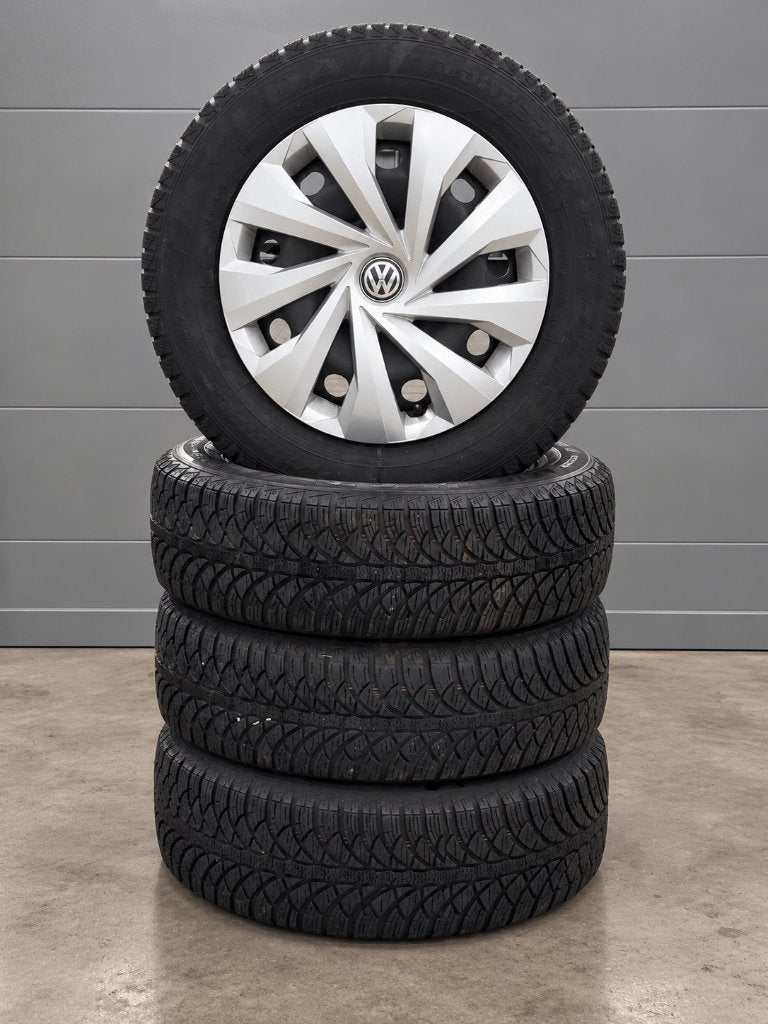 set winterbanden velg en wieldop VW Polo 5x100 Fulda 6mm, Gebruikt, 15 inch, Band(en), Personenwagen