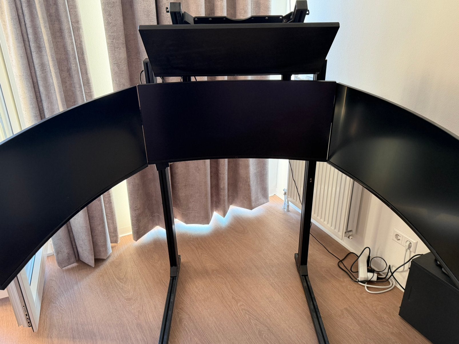Simlab Quad freestanding monitor mount inclusief 4 schermen, Ophalen, Online, 1 speler, Racen en Vliegen
