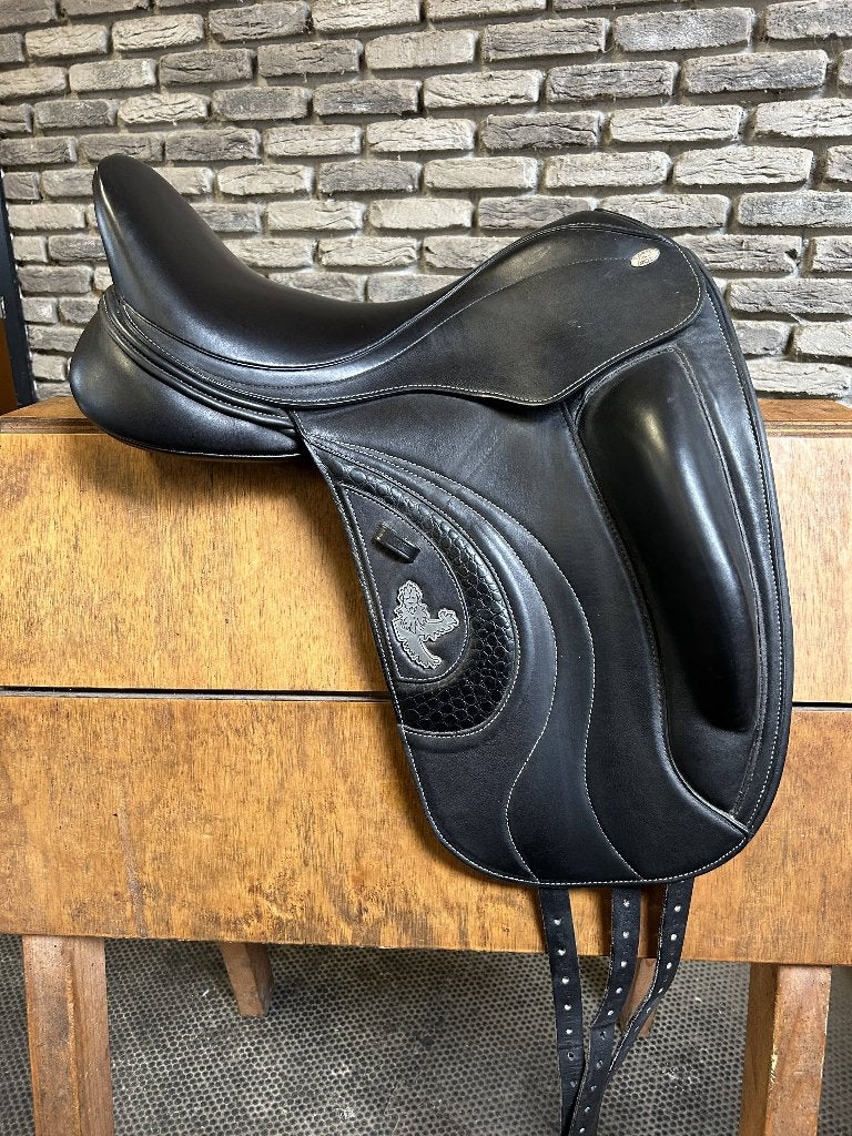 Zadel Fairfax World Class, L (17.5 inch), Dressuur, Overige merken, Ophalen of Verzenden