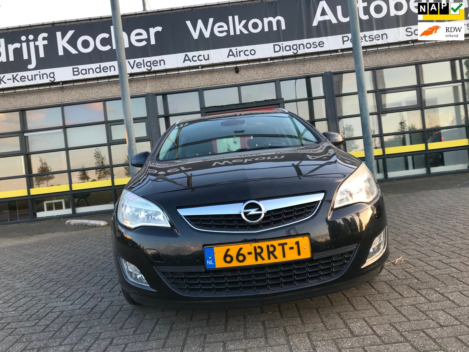 Opel Astra Sports Tourer 1.4 Cosmo, Auto's, Opel, Voorwielaandrijving, Euro 5, 101 pk, Gebruikt