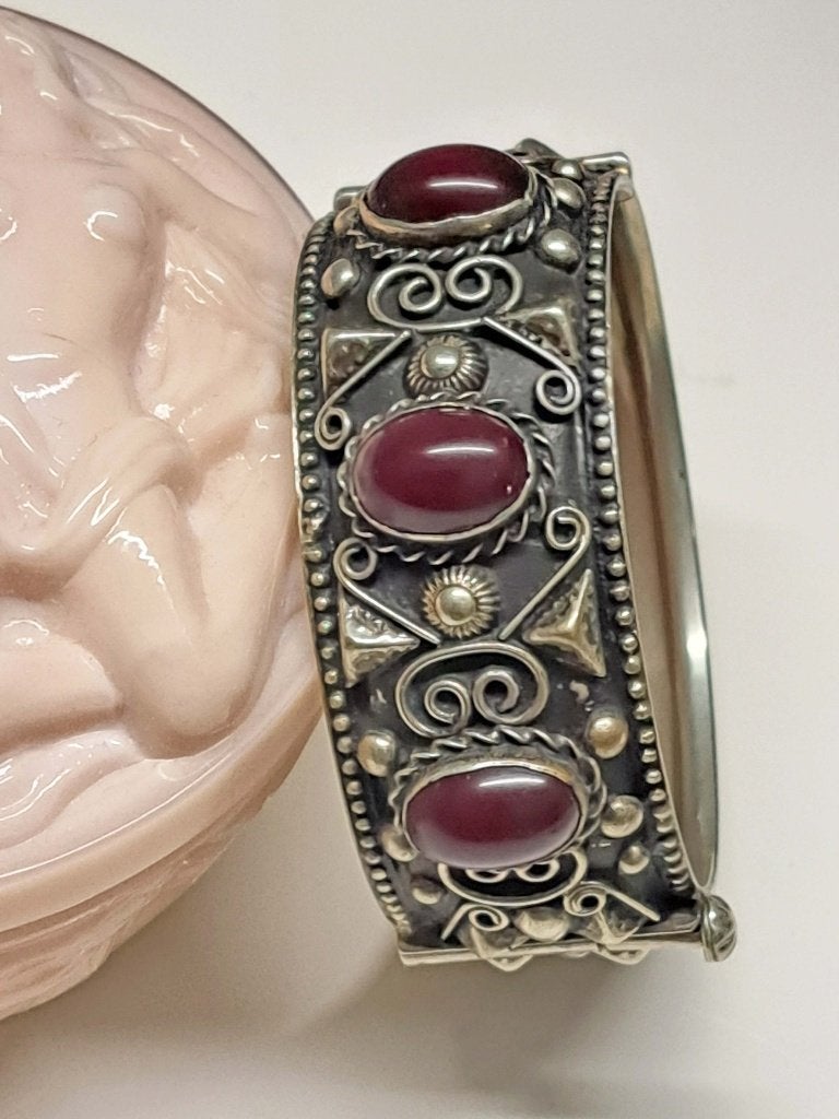 Antieke berber zilver armband met amber, Ophalen of Verzenden, Zilver, Armband