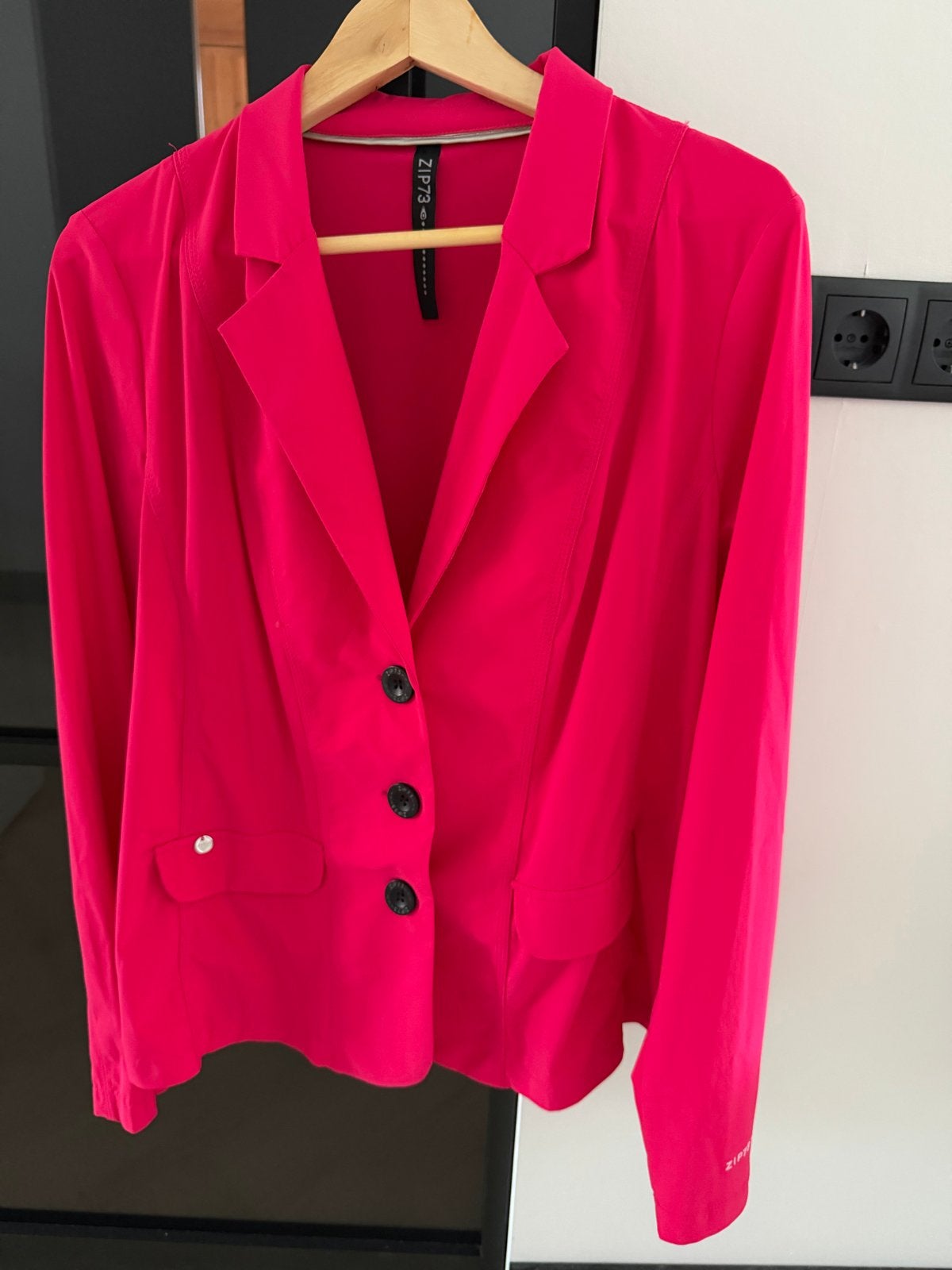 Nieuw ZIP73 travelstof Jasje - Felroze Blazer Maat 44, Maat 42/44 (L), Nieuw, Ophalen of Verzenden, Jasje