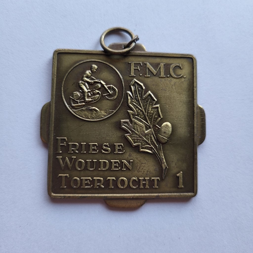 FMC Friesche Wouden Tocht Motor Club medaille Friesland, Ophalen of Verzenden, Overige materialen