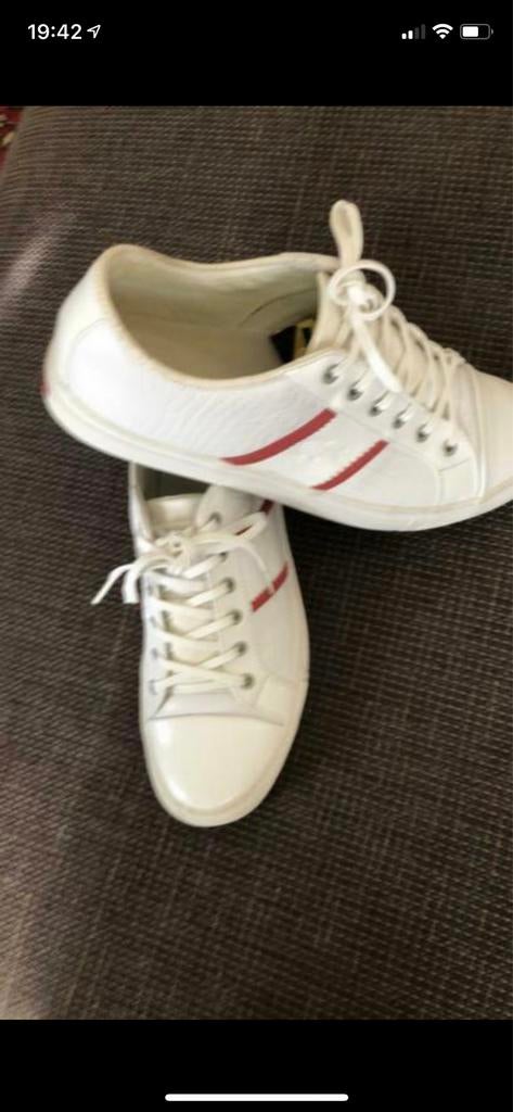 Witte Lacoste sneakers maat 45, Kleding | Heren, Schoenen, Ophalen of Verzenden, Gedragen, Wit, Sneakers of Gympen