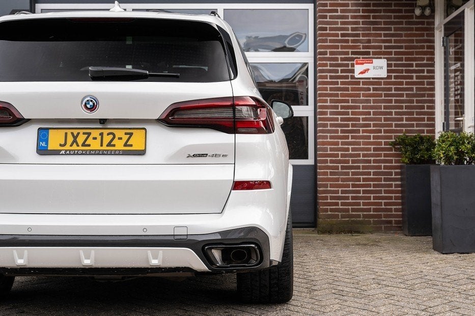 BMW X5 xDrive45e M-Sport | Panorama | Harman/Kardon | Head-U, Gebruikt, X5, 394 pk, Wit