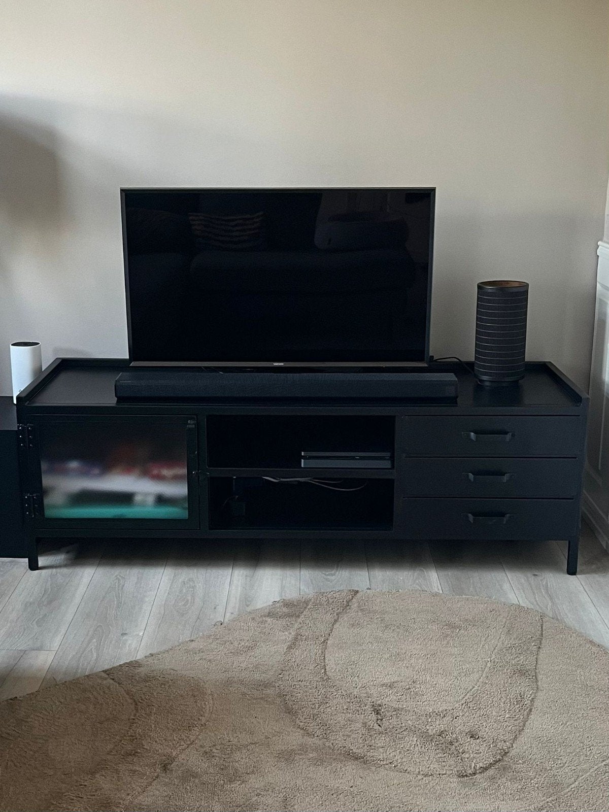 Zwart metalen tv-meubel, Ophalen, Gebruikt, 150 tot 200 cm, Minder dan 100 cm