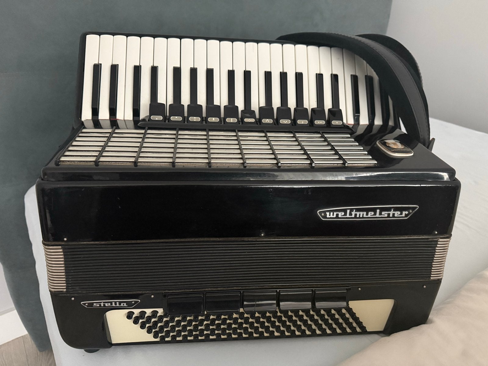 Weltmeister Stella Accordeon - Recent onderhoud, met koffer, Muziek en Instrumenten, Gebruikt, Overige formaten, Met koffer, Weltmeister