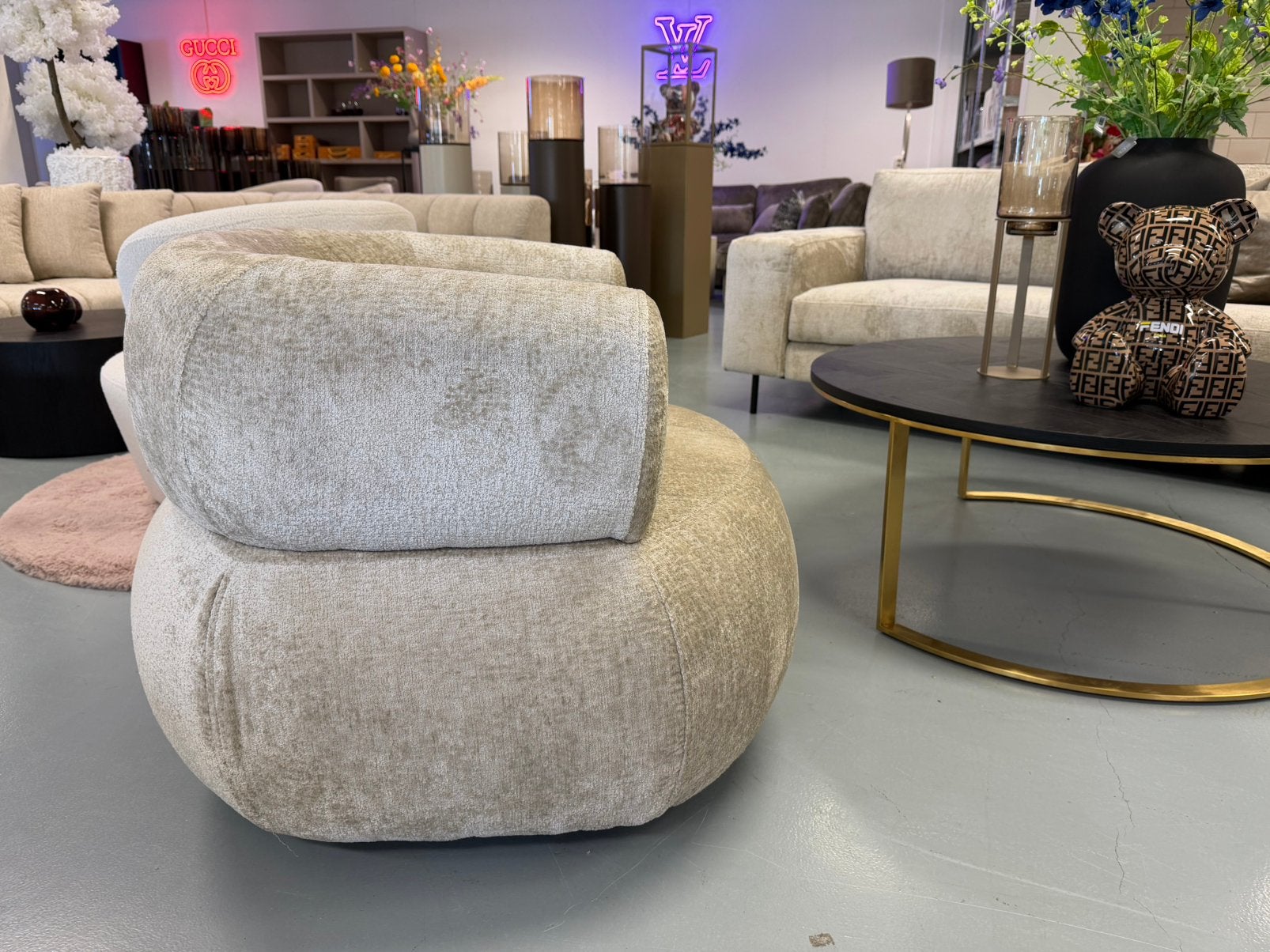 Luxe Velvet Teddy Draaifauteuil Bella NIEUW - Beige Sand NEW, Info@oosterbaanwonen.nl, Venus 31 8448CE Heerenveen, Nieuw, 75 tot 100 cm